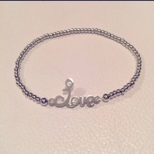 Beaded love bracelet stretchy